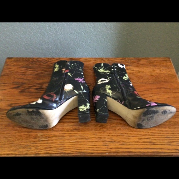 Matisse Floral Posey leather ankle boots - fun and comfy! - Picture 10 of 12